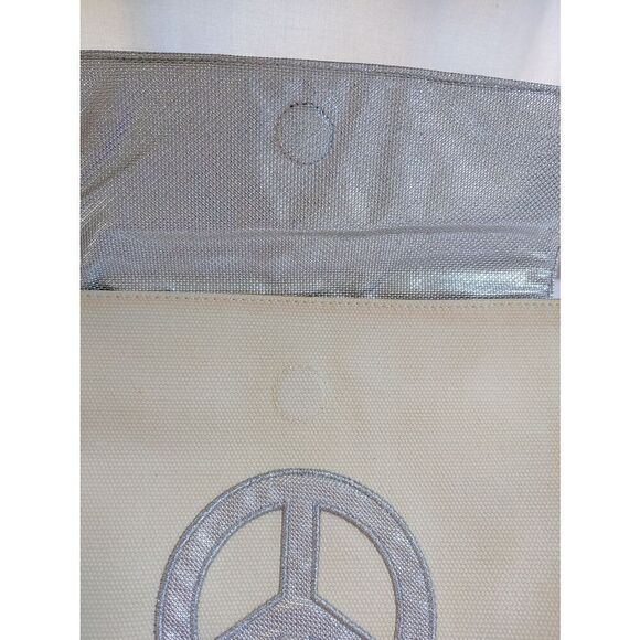 Dante Beatrix Women's Nylon/Plastic/Vinyl Cream/Silver Clutch Handbag. - Picture 6 of 8